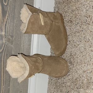 Kids Bearpaw boots